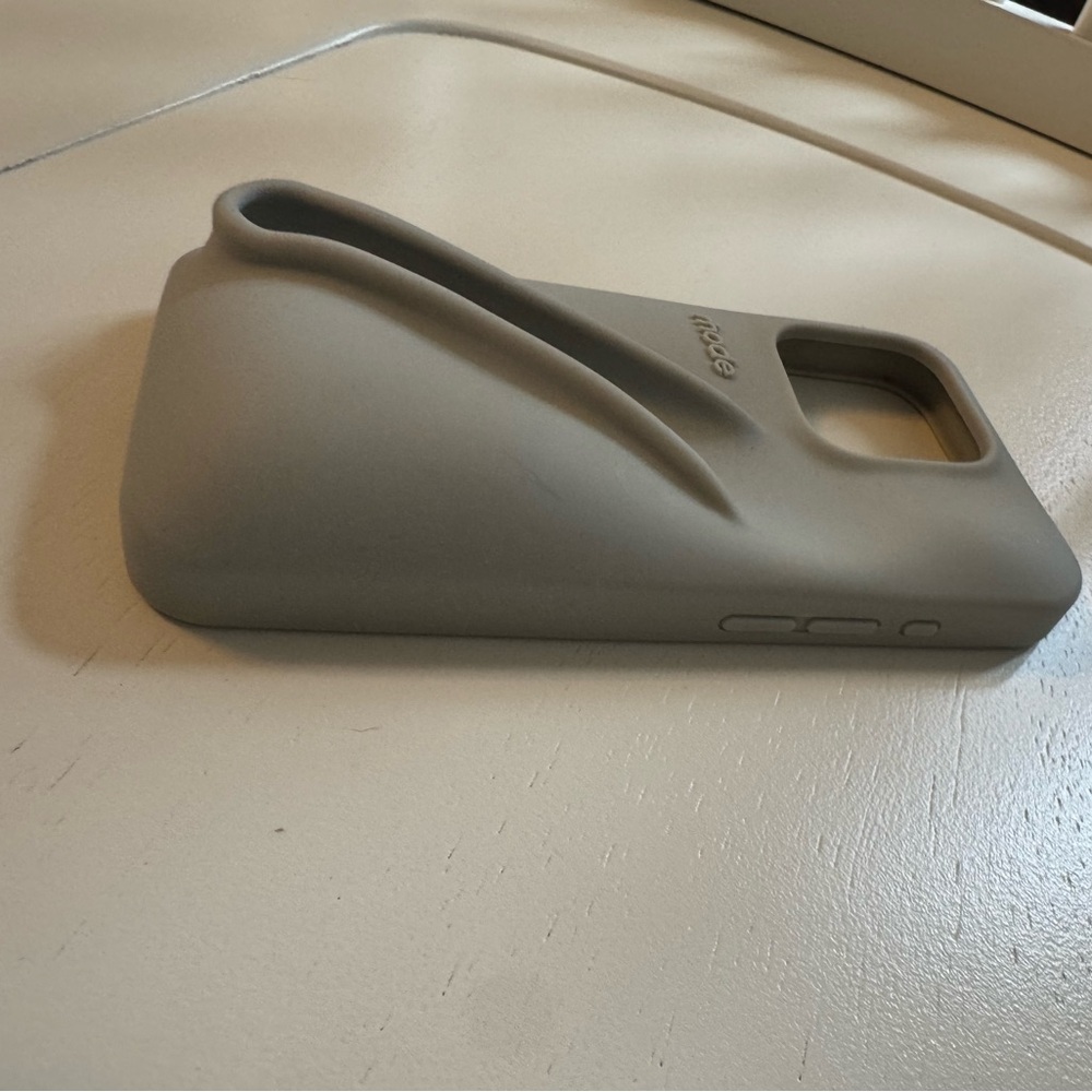Rhode iPhone 15 Pro Case - Picture 2 of 5